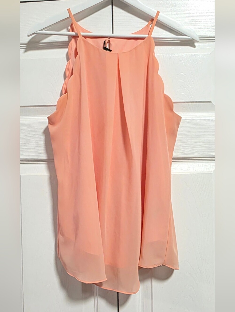 A. Byer Peach Scalloped-Edge Sleeveless Shell